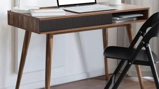 10 Minimalist Desk Setups to Inspire Your Dream Upgrade