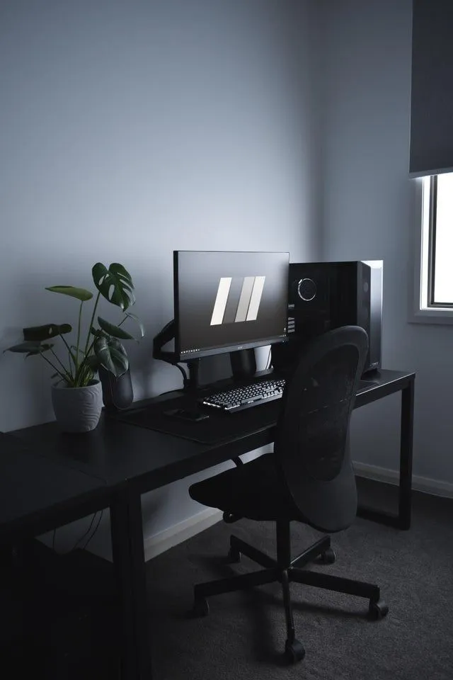 Dark Minimalist Desk Setups