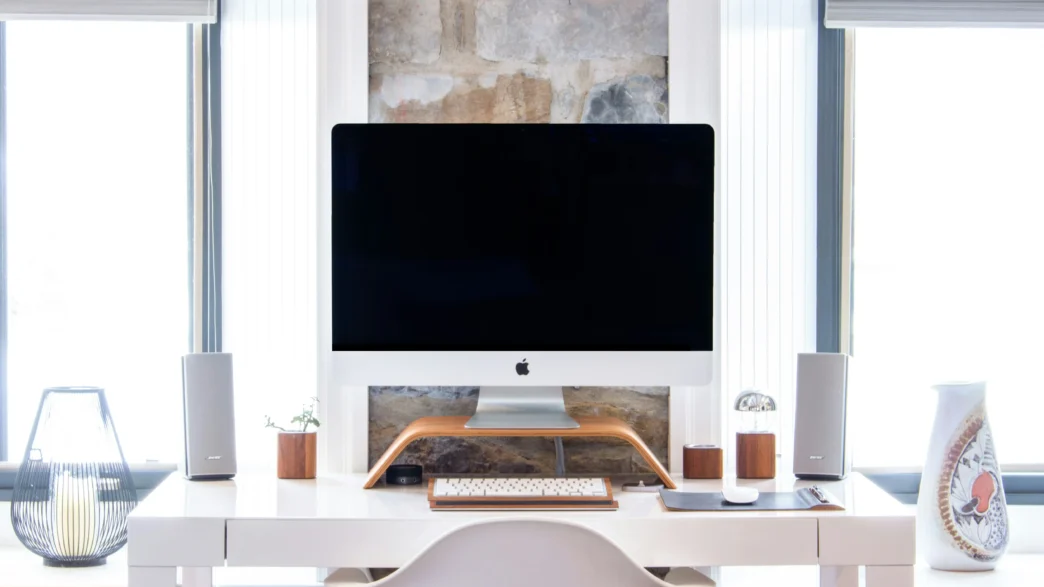 Minimalist Desk Setup for Small Spaces: Maximize Every Inch