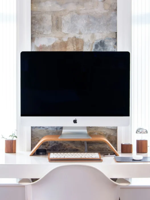 Minimalist Desk Setup for Small Spaces: Maximize Every Inch