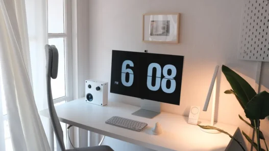 Minimalist Desk Setup Boosts Productivity & Focus